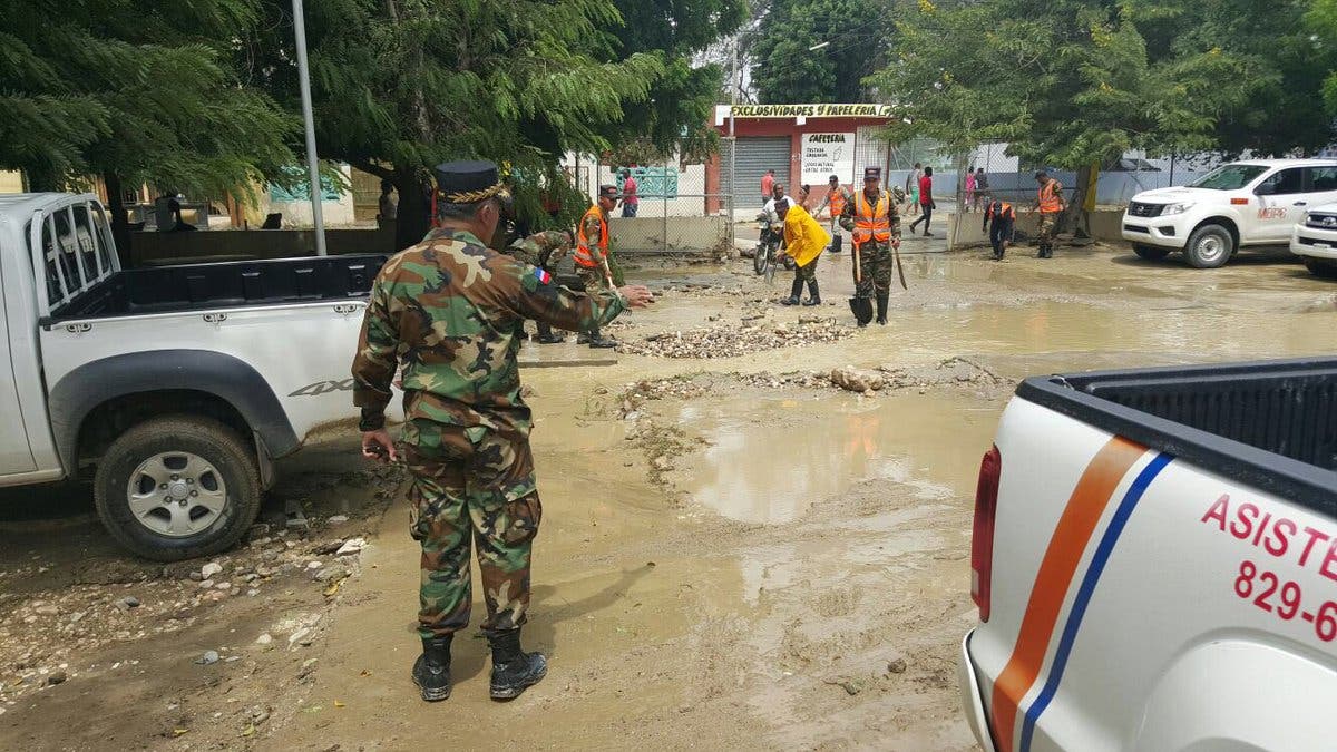 Desbordamiento de arroyo inunda municipio Vicente Noble