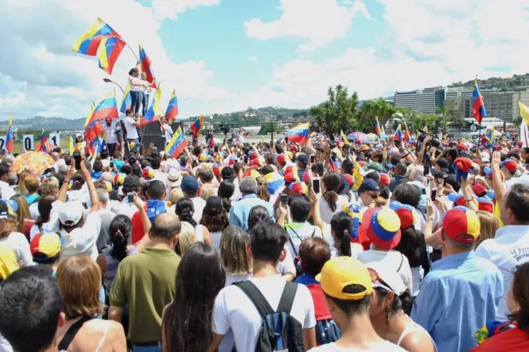 Protestan en Venezuela contra decisión de impedir referendo