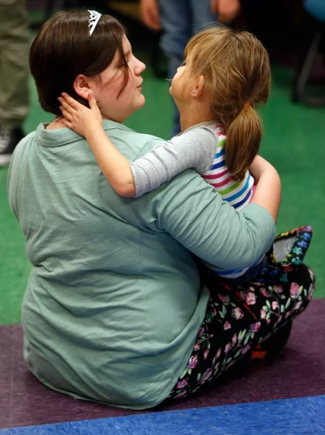 Enseñar a los padres a conectar con sus hijos autistas mejora los síntomas