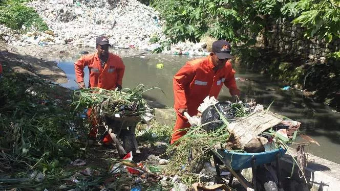 Obras Públicas sanea cañadas del Gran Santo Domingo