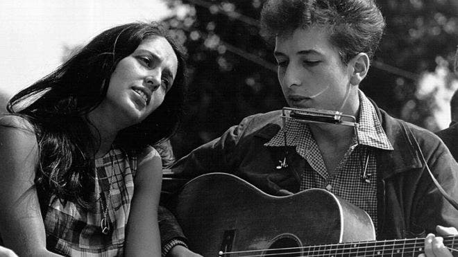 Los cantautores latinoamericanos que, como Bob Dylan, se merecen un Nobel de Literatura