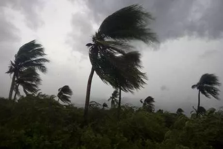 Florida cierra escuelas, ordena evacuaciones por Matthew