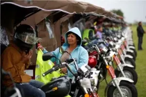 Motores reemplazan caballos de carreta en Paraguay