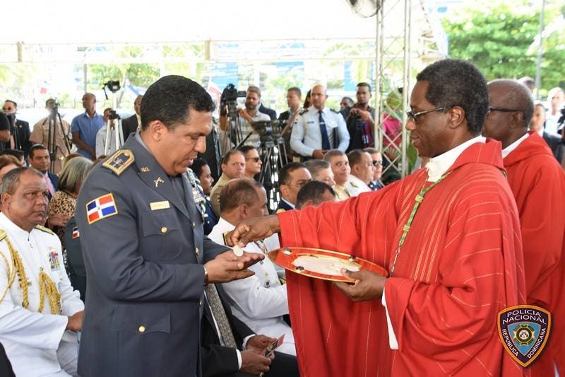 El nuncio Okolo afirma es justa manifestación de policías por aumento salarial