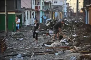 Cuba sufre grandes daños tras paso de huracán Matthew, pero sin víctimas