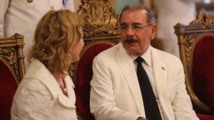 Danilo Medina recibe cartas credenciales de seis nuevos embajadores