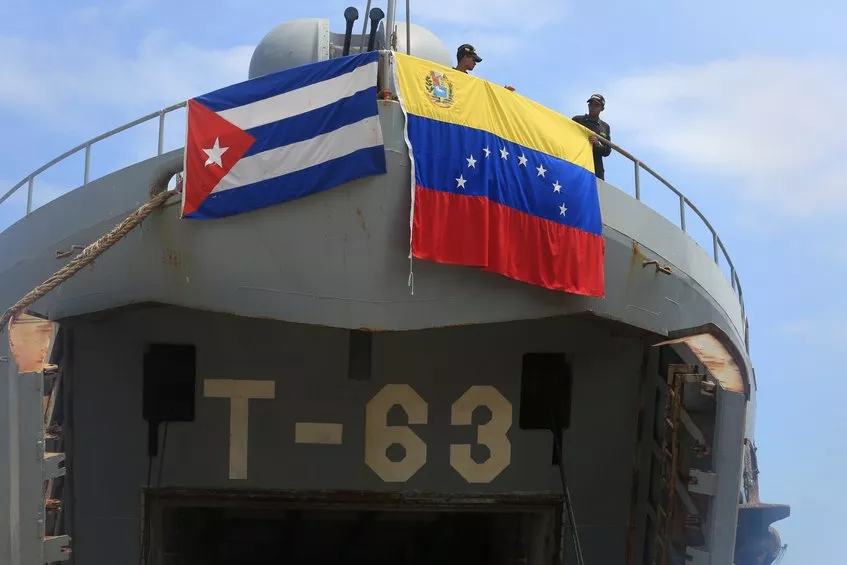 Llega a Cuba buque venezolano con ayuda para paliar daños de huracán Matthew