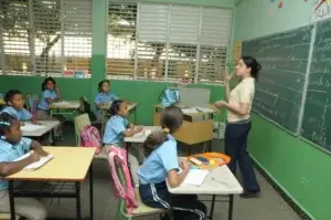 Ministerio de Educación  llama a reanudar la docencia este jueves