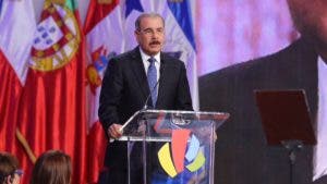 Danilo Medina aboga países desarrollados inviertan más a favor de naciones región