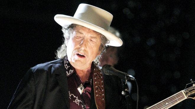 «Es maleducado y arrogante», dice un miembro de Academia sueca por el silencio de Bob Dylan