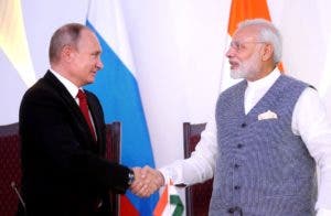 Rusia e India firman grandes contratos de defensa y energía