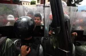 Un policía muerto y otros dos heridos en manifestación opositora venezolana