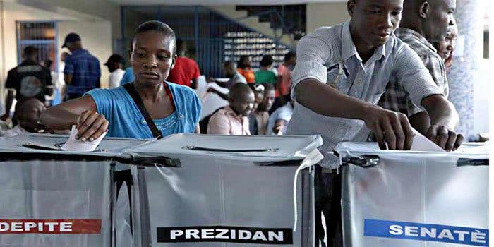 Abren los colegios electorales en Haití para elecciones generales
