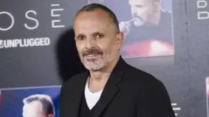 Miguel Bosé  es  demandado por incumplir contrato