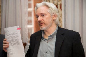 Julian  Assange teme finalización de su asilo en la sede de Ecuador