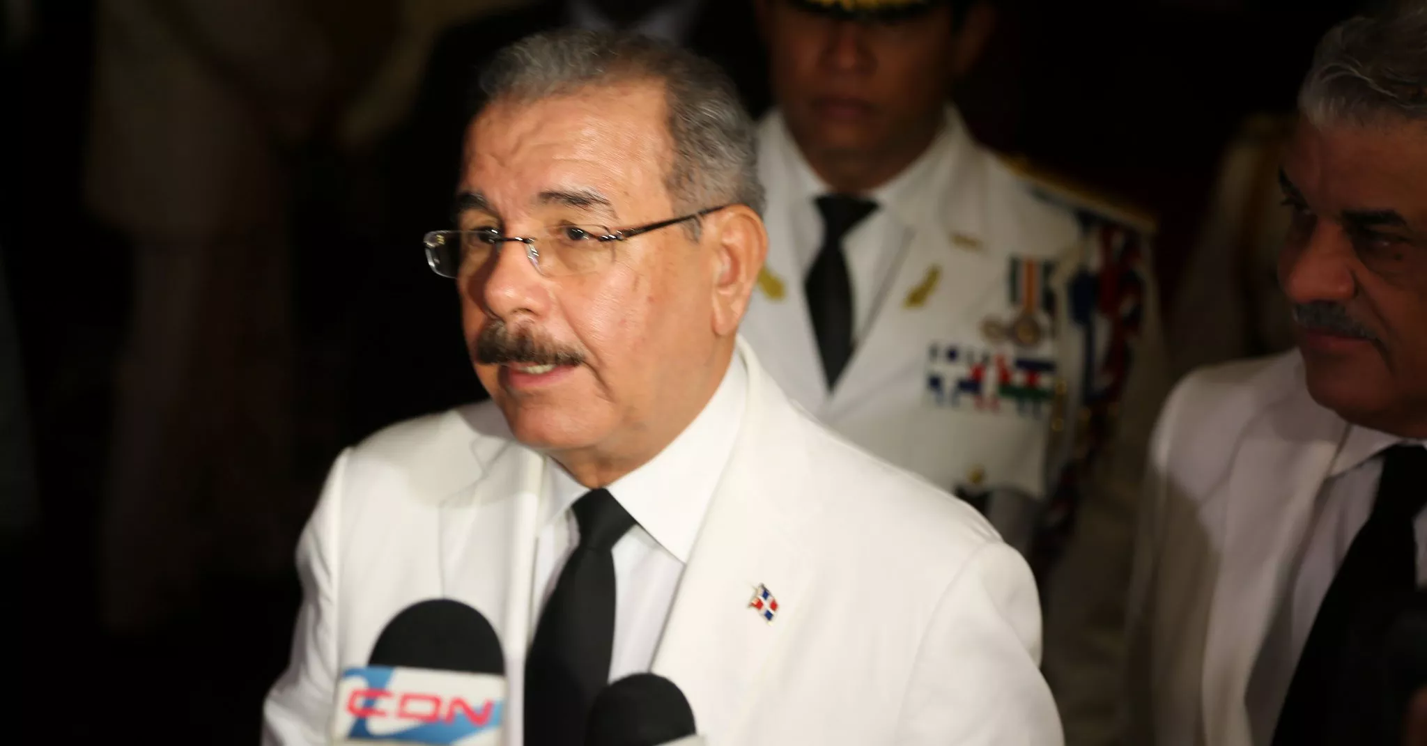 Danilo Medina justifica emisión de bonos para financiar Punta Catalina