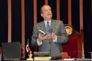 Pared Pérez afirma solo Pleno senatorial puede extender plazo para elegir miembros JCE