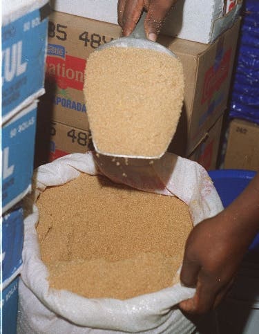 Pro Consumidor sanciona comercios por especulación de precios del azúcar