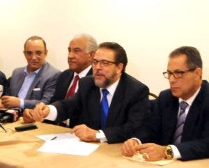 Bloque opositor se reúne con el presidente de la JCE