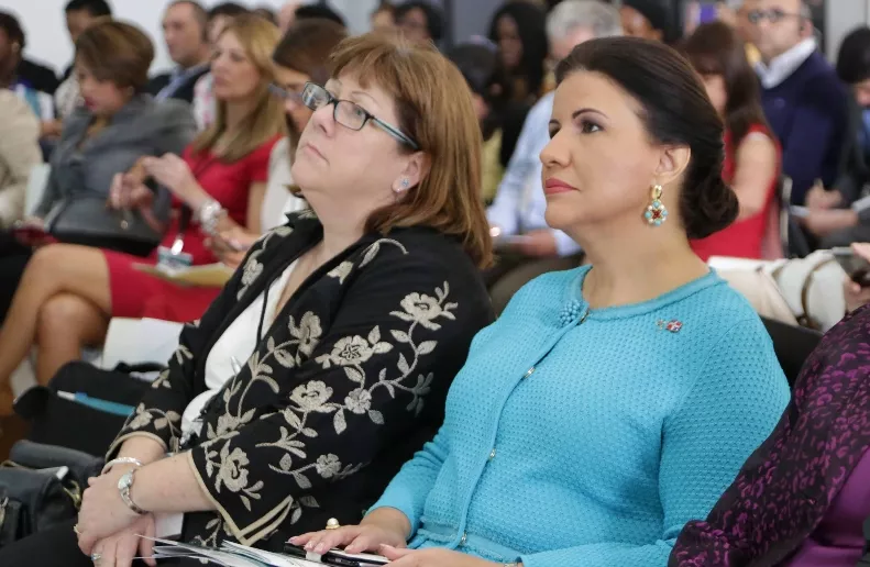 Vicepresidenta insta a las mujeres a su desarrollo