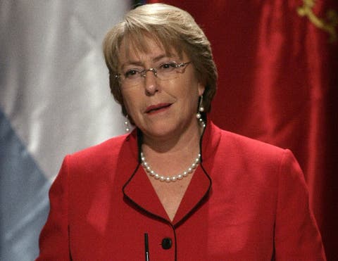 Bachelet lanza proyecto para modificar pensiones en Chile