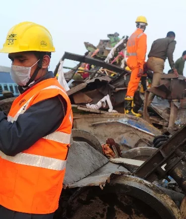 Tren sufre accidente en el norte de la India