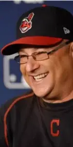 Terry Francona y Dave  Roberts, Mánagers del Año Grandes Ligas