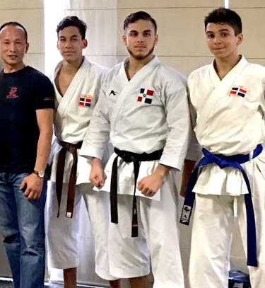 Karatecas dominicanos triunfan en México