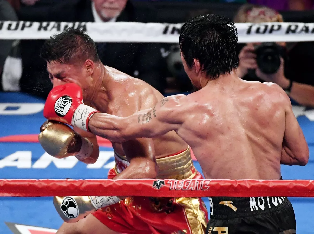 Manny vence a Vargas con Floyd como testigo