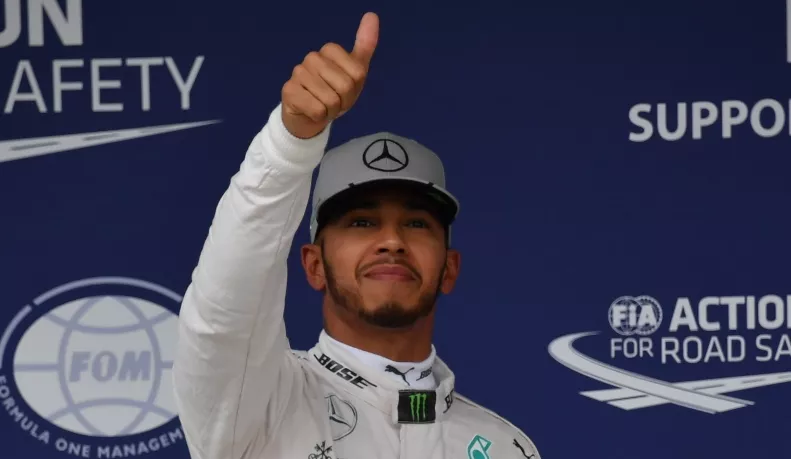 Hamilton gana carrera de Brasil