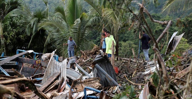 Huracán Otto deja 10 muertos y 11.000 damnificados en 412 pueblos de Costa Rica