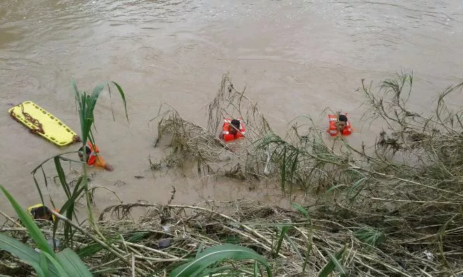 Recuperan cadáver de niño que fue arrastrado por río en Villa Tapia