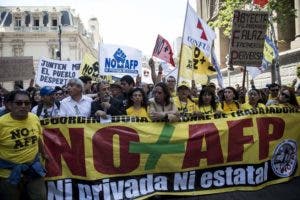 Protestas en Chile contra sistema de pensiones heredado de Pinochet