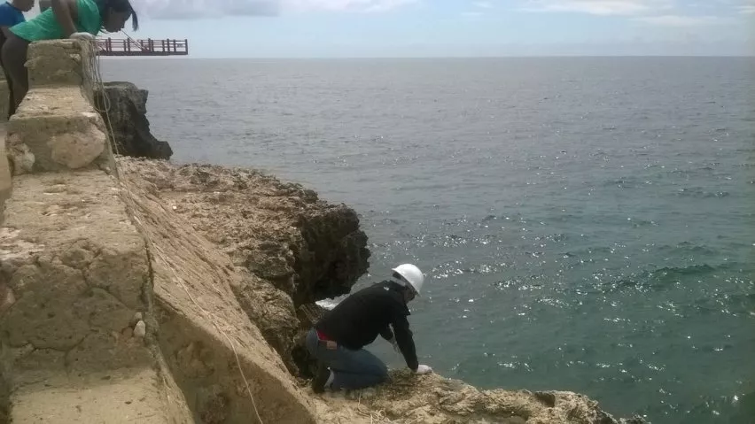 Medio Ambiente impone multa millonaria a la Cervecería por contaminar el Mar Caribe