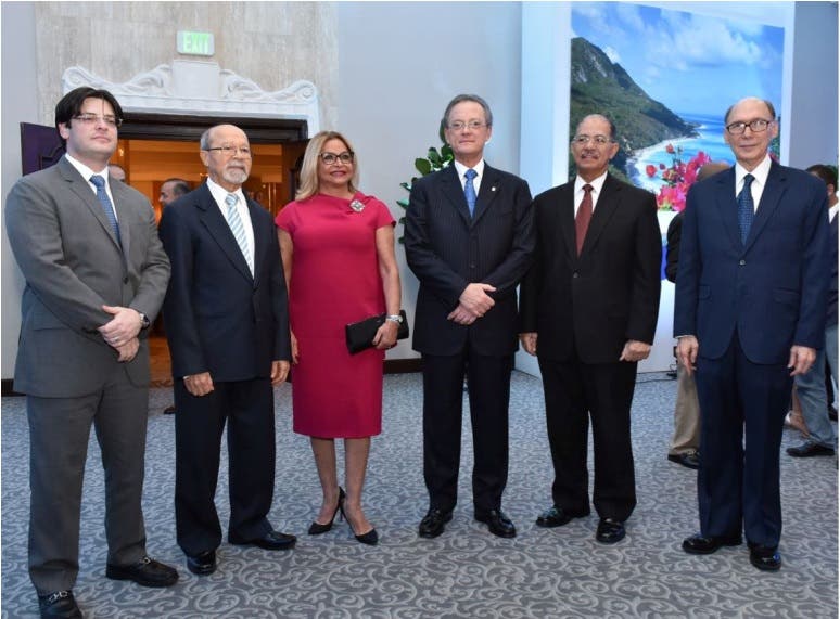 Banco Popular presenta el libro “Ecos de la costa”, de Domingo Marte