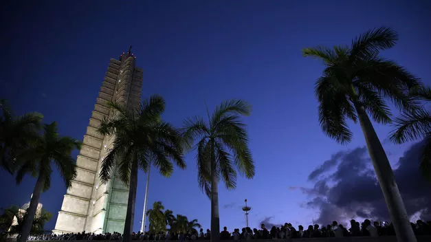 La Habana, enlutada, se prepara para acoger a los últimos invitados de Fidel