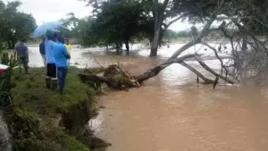 Tras paso de Isaías, se mantiene aviso de crecidas de ríos, arroyos y cañadas