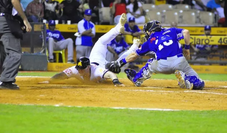 Licey supera Águilas; Estrellas derrotan a Gigantes