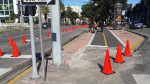 Amet coloca conos en ciclovía de la Churchill para evitar vehículos circulen