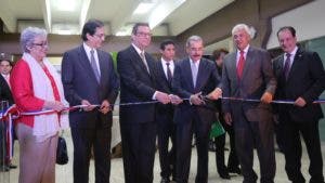 Presidente Medina asiste a inauguración Centro Operaciones Simulación Médica