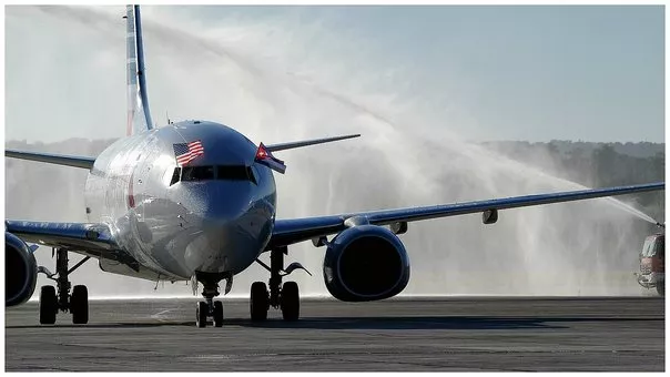 El primer vuelo de EE.UU a La Habana llega para los funerales de Fidel Castro