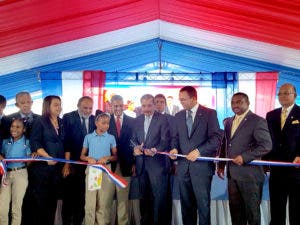 Gobierno entrega 2 centros educativos y una estancia infantil en Santo Domingo Norte