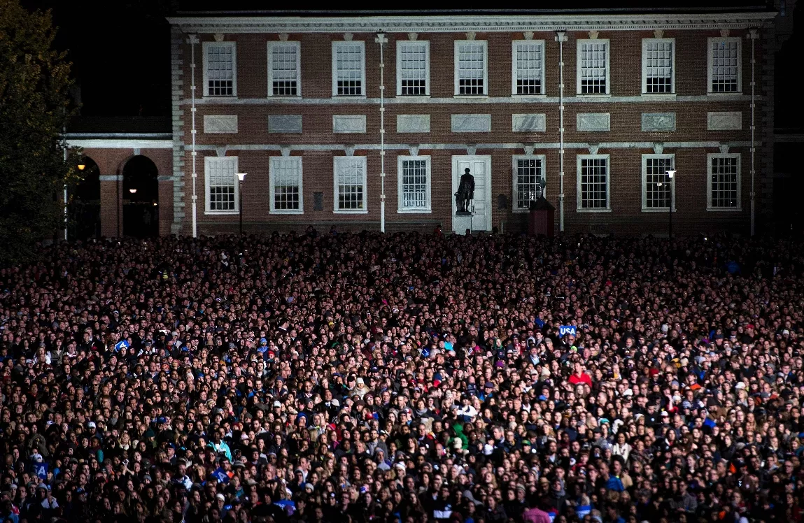 Unas 40.000 personas en mitin por Hillary Clinton con Obama en Filadelfia