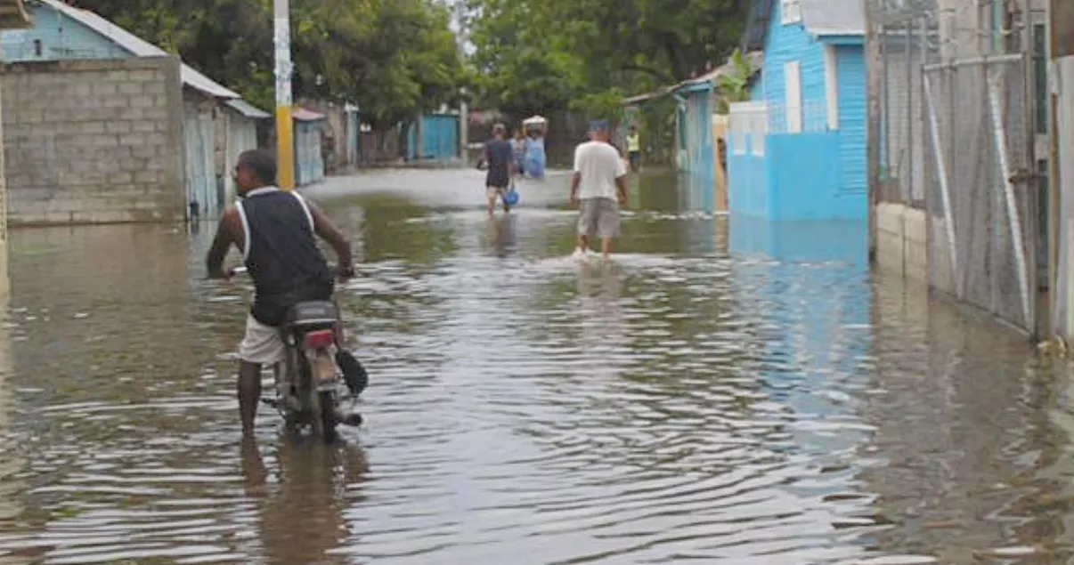 COE mantiene niveles de alerta para 19 provincias ante posibles inundaciones