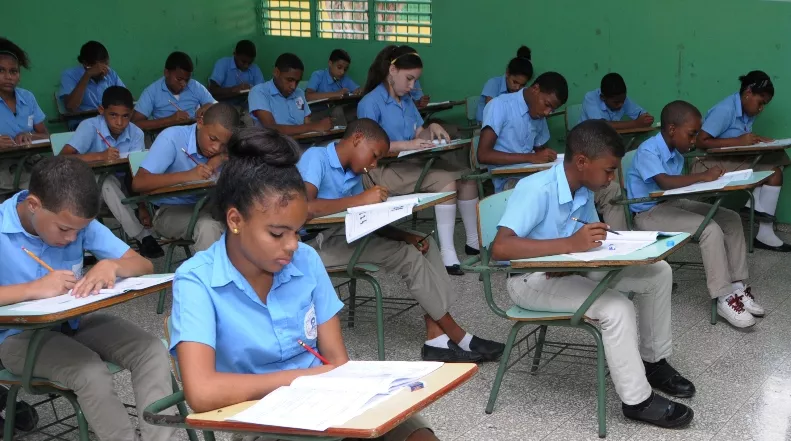 Alumnos afectados por lluvias podrán examinarse