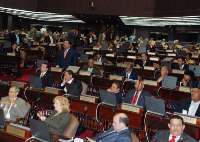 Diputados eligen ternas para miembros Cámara de Cuentas