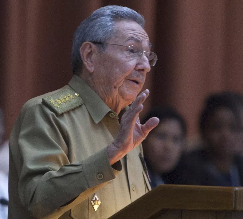 Raúl Castro convierte en ley el último deseo de Fidel