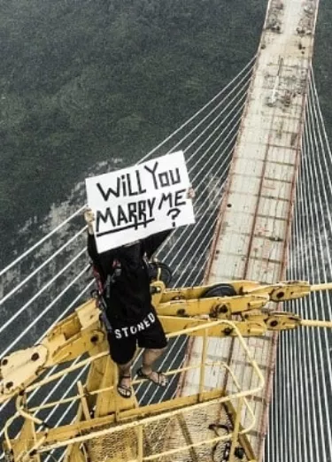 Pide matrimonio desde el puente más alto