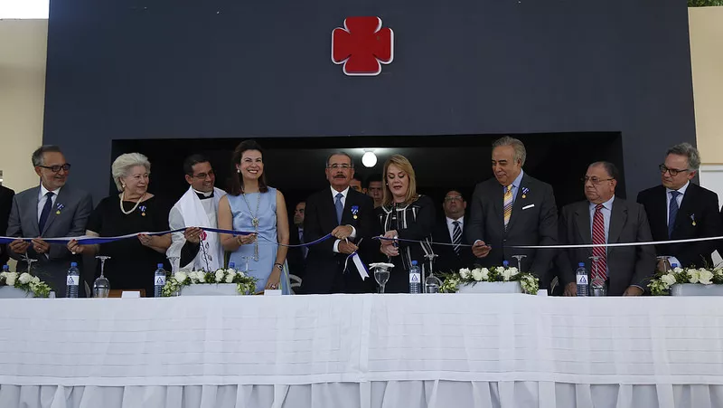 Danilo Medina asiste a inauguración de policlínica Morales Troncoso