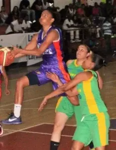 Calero se va delante final torneo femenino